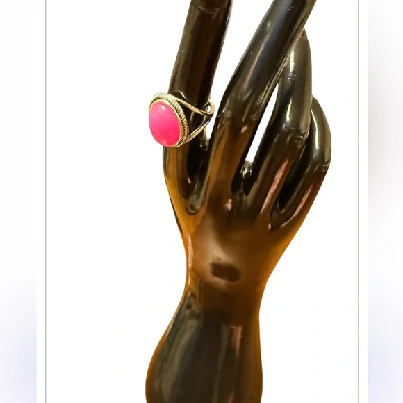 Elegant Pink Stone Ring - Picture 4 of 5